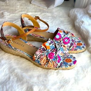 NWOT Talbots Floral Wedge